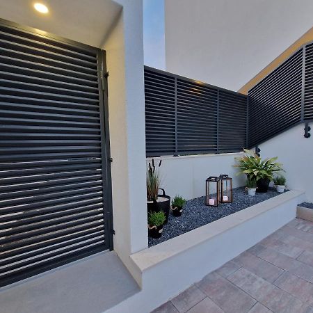 Apartman Marcelina 1 With Private Pool Trogir Exterior photo