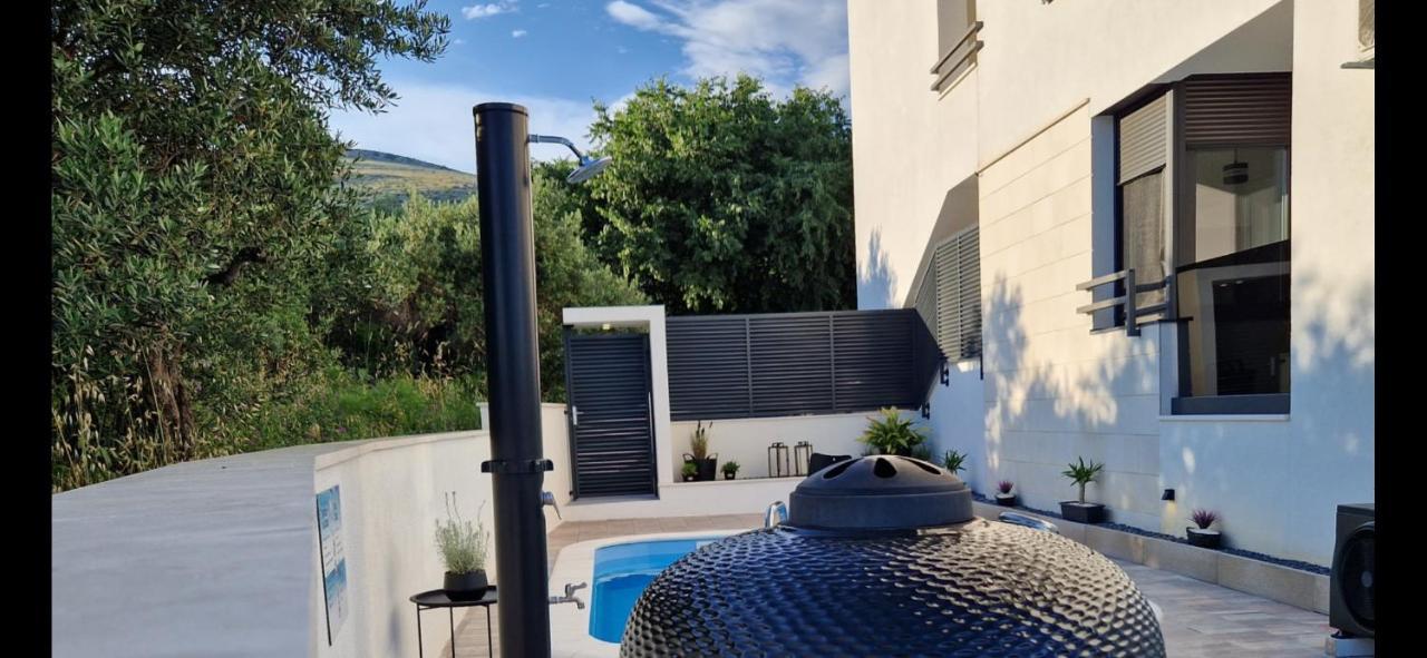 Apartman Marcelina 1 With Private Pool Trogir Exterior photo